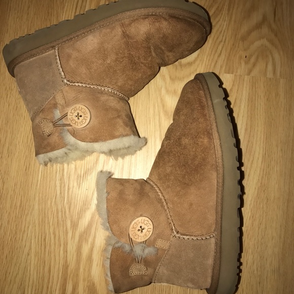 UGG Shoes - Short uggs